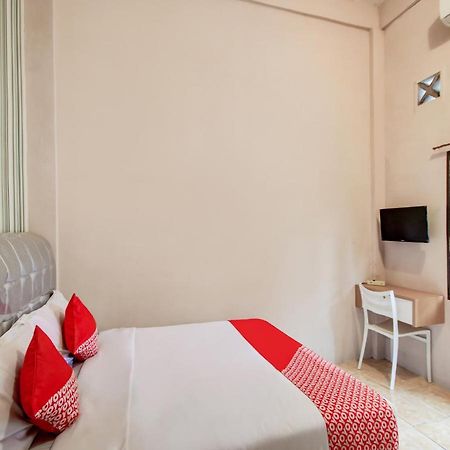 Oyo 3389 Sonya Homestay Syariah Tebing Tinggi Eksteriør billede
