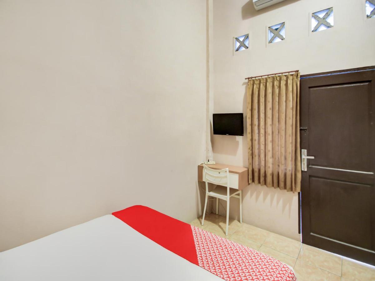 Oyo 3389 Sonya Homestay Syariah Tebing Tinggi Eksteriør billede