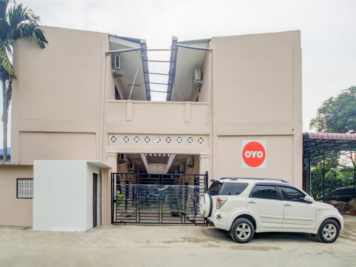 Oyo 3389 Sonya Homestay Syariah Tebing Tinggi Eksteriør billede