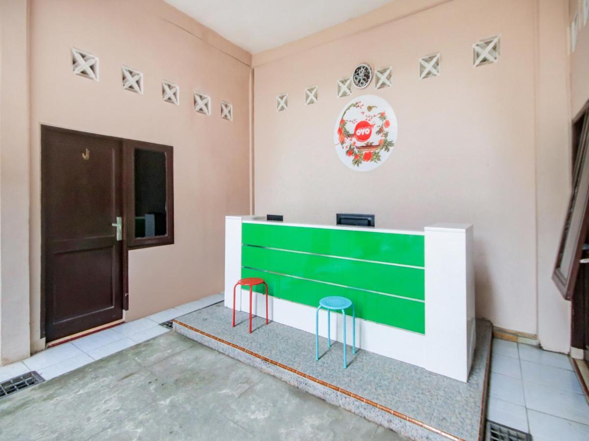 Oyo 3389 Sonya Homestay Syariah Tebing Tinggi Eksteriør billede