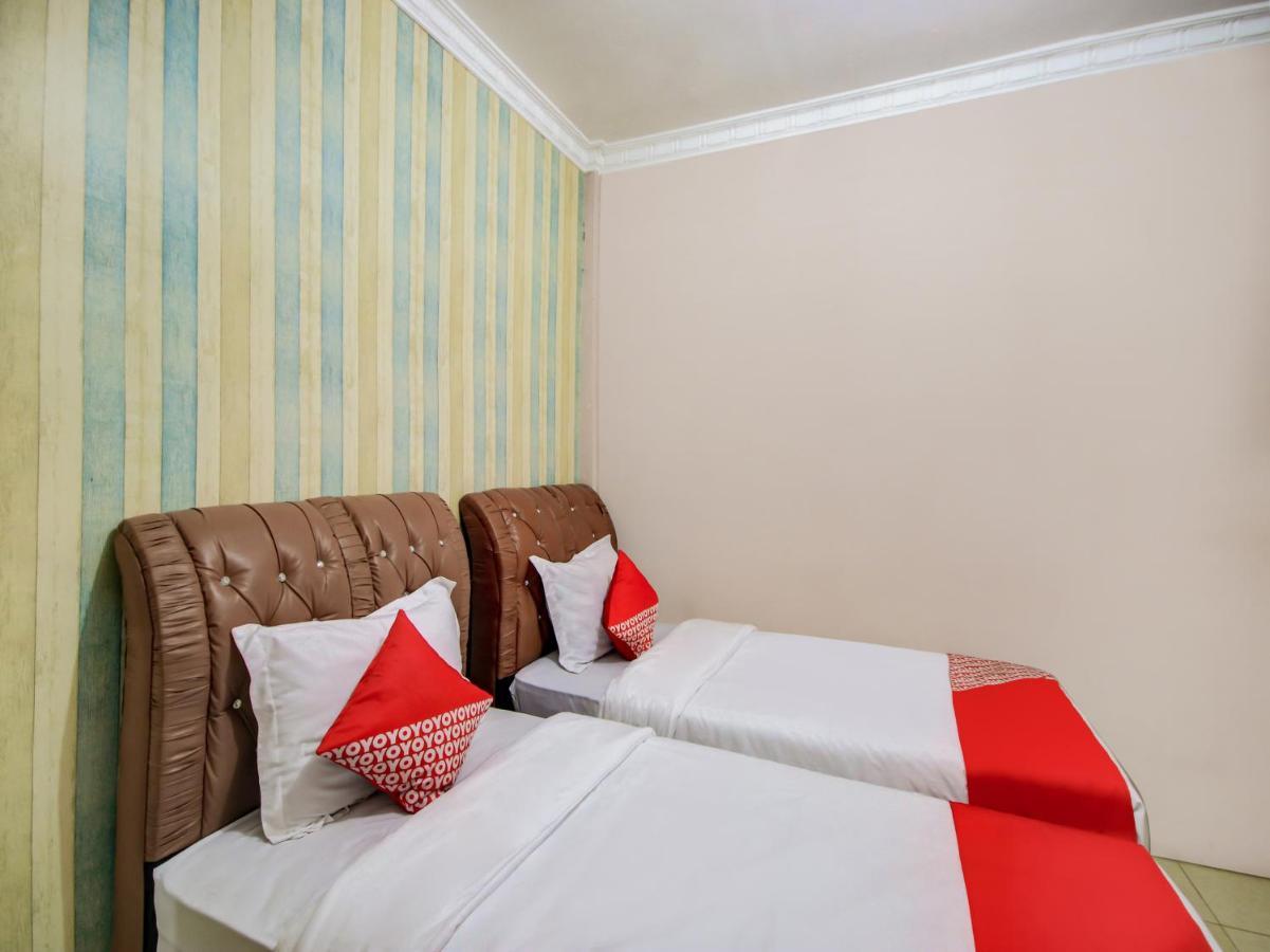 Oyo 3389 Sonya Homestay Syariah Tebing Tinggi Eksteriør billede