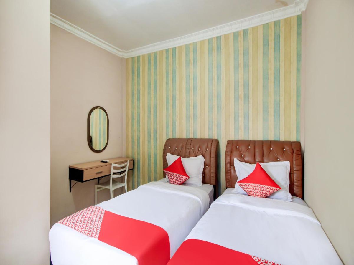 Oyo 3389 Sonya Homestay Syariah Tebing Tinggi Eksteriør billede